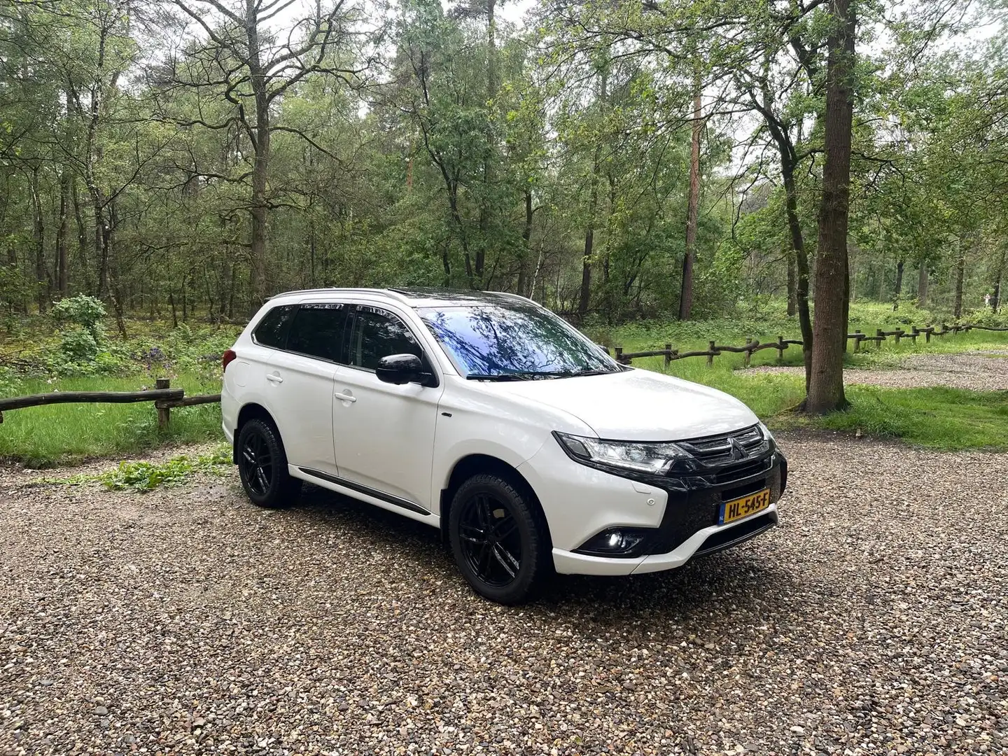 Mitsubishi Outlander 2.0 PHEV Instyle+ White - 2