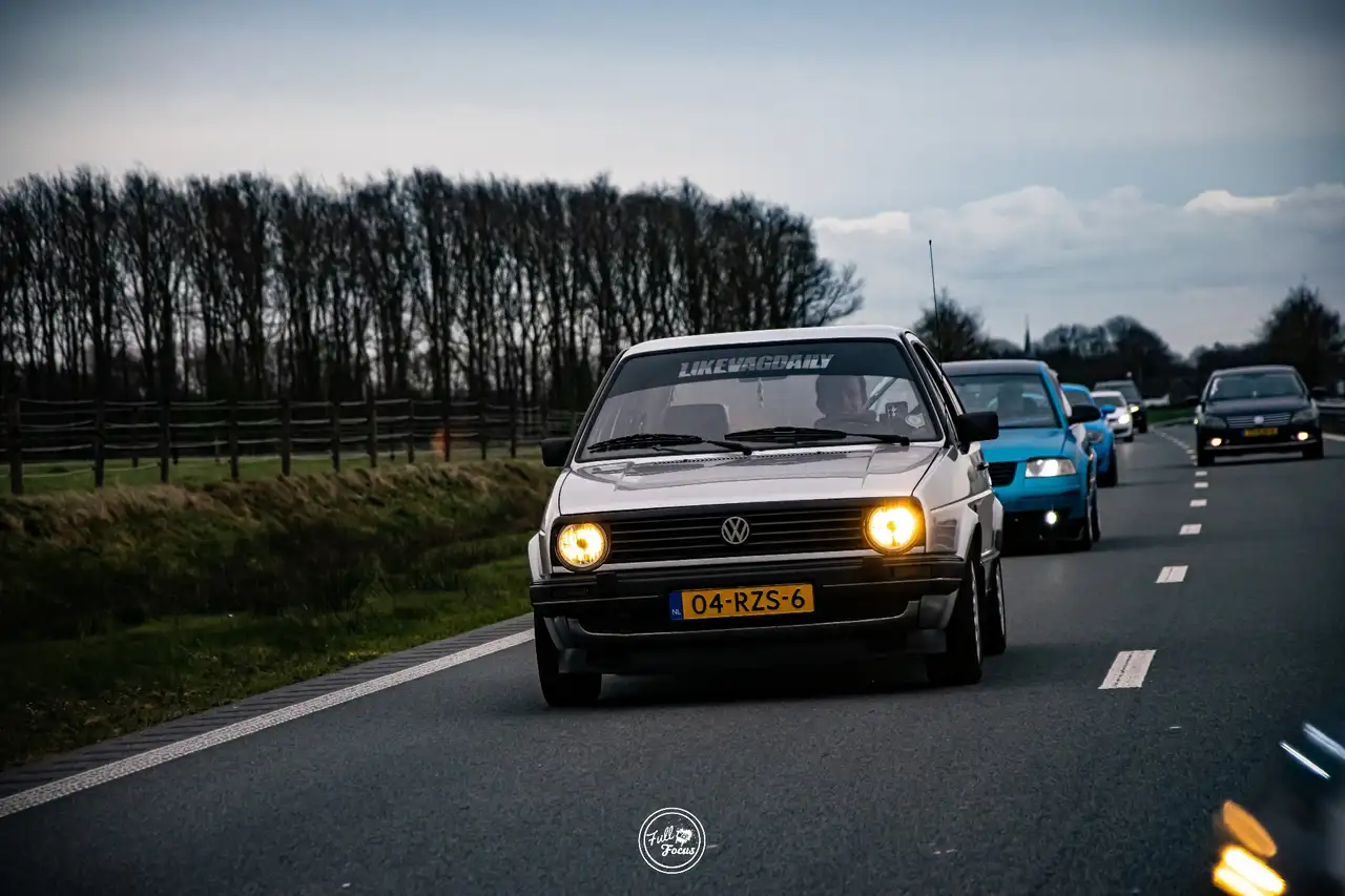 Volkswagen Golf 1.6 C 4-bak, foto 1