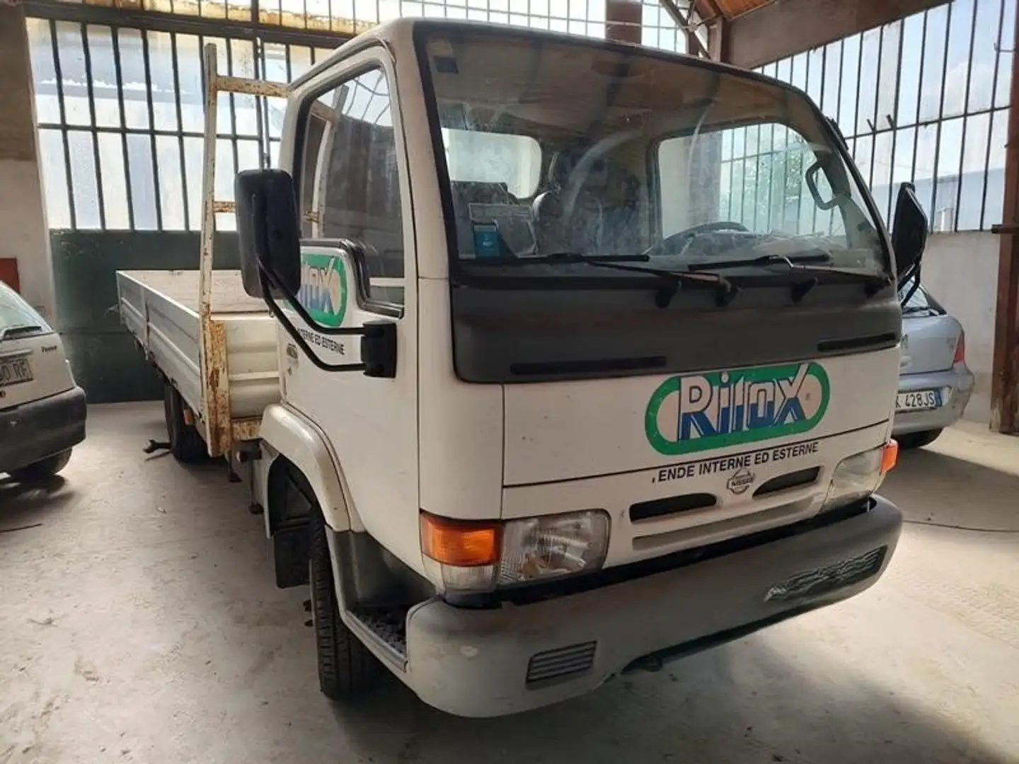 Nissan Cabstar Bianco - 2