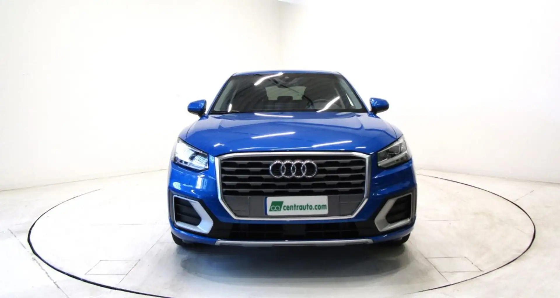 Audi Q2 35 TDI 2.0 TDI S tronic Admired 2WD Blau - 2