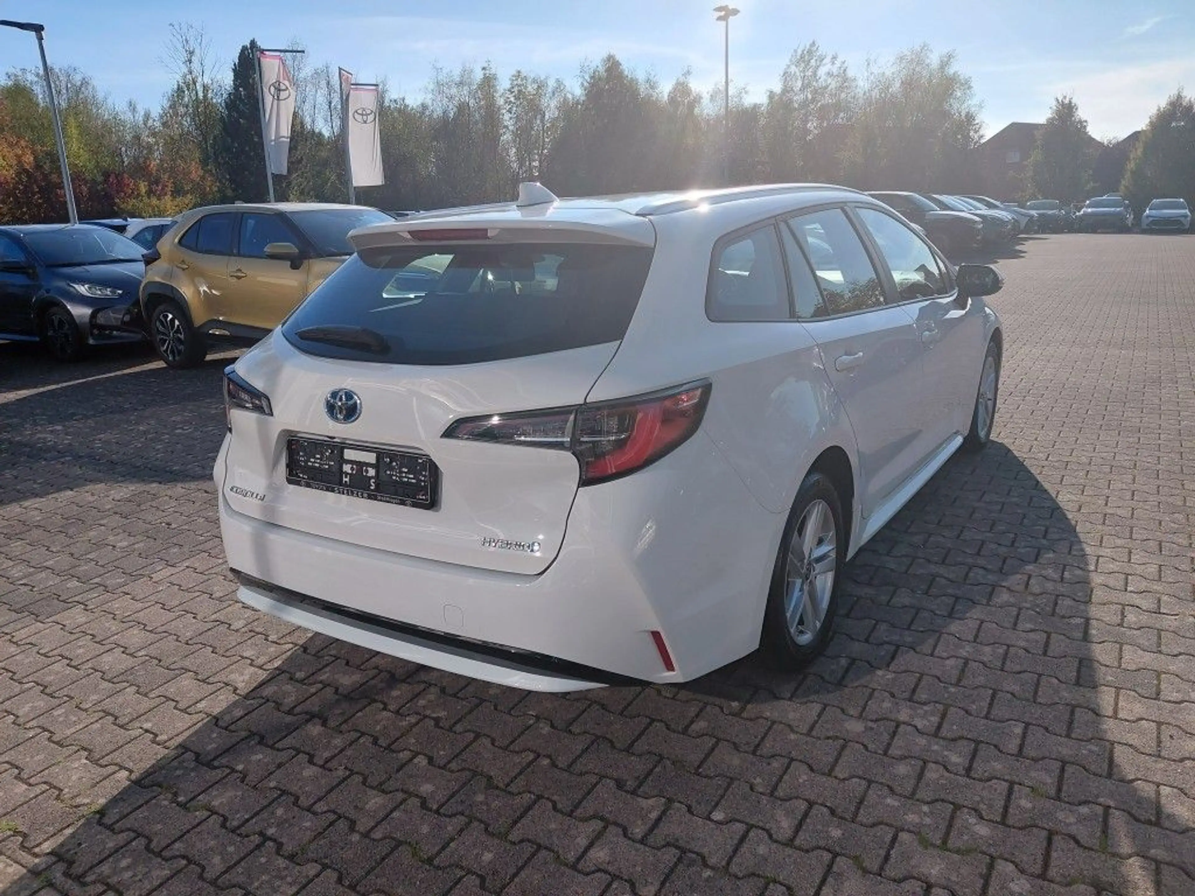 Toyota Corolla 1.8 Hybrid Touring Sports Comfort — photo 5