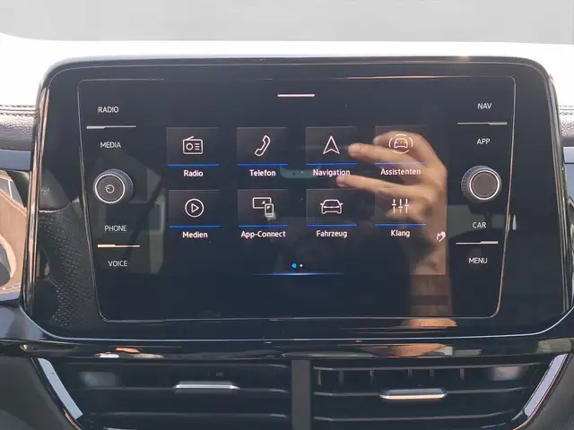 Volkswagen T-Roc view 12
