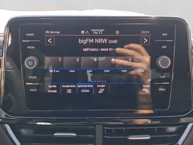Volkswagen T-Roc view 14
