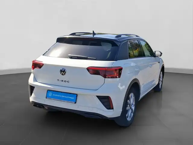 Volkswagen T-Roc view 3