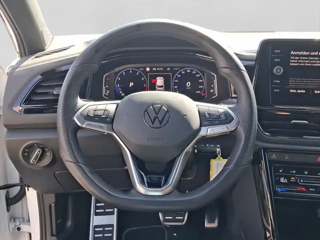 Volkswagen T-Roc view 9
