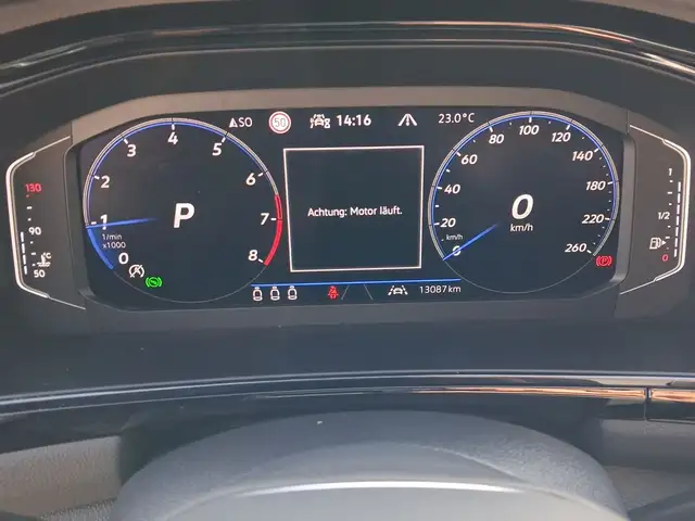 Volkswagen T-Roc view 10