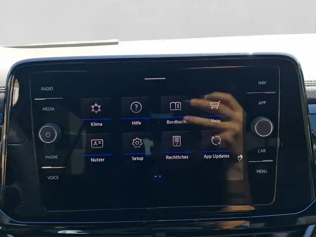 Volkswagen T-Roc view 15