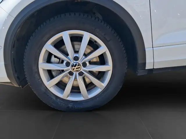 Volkswagen T-Roc view 7