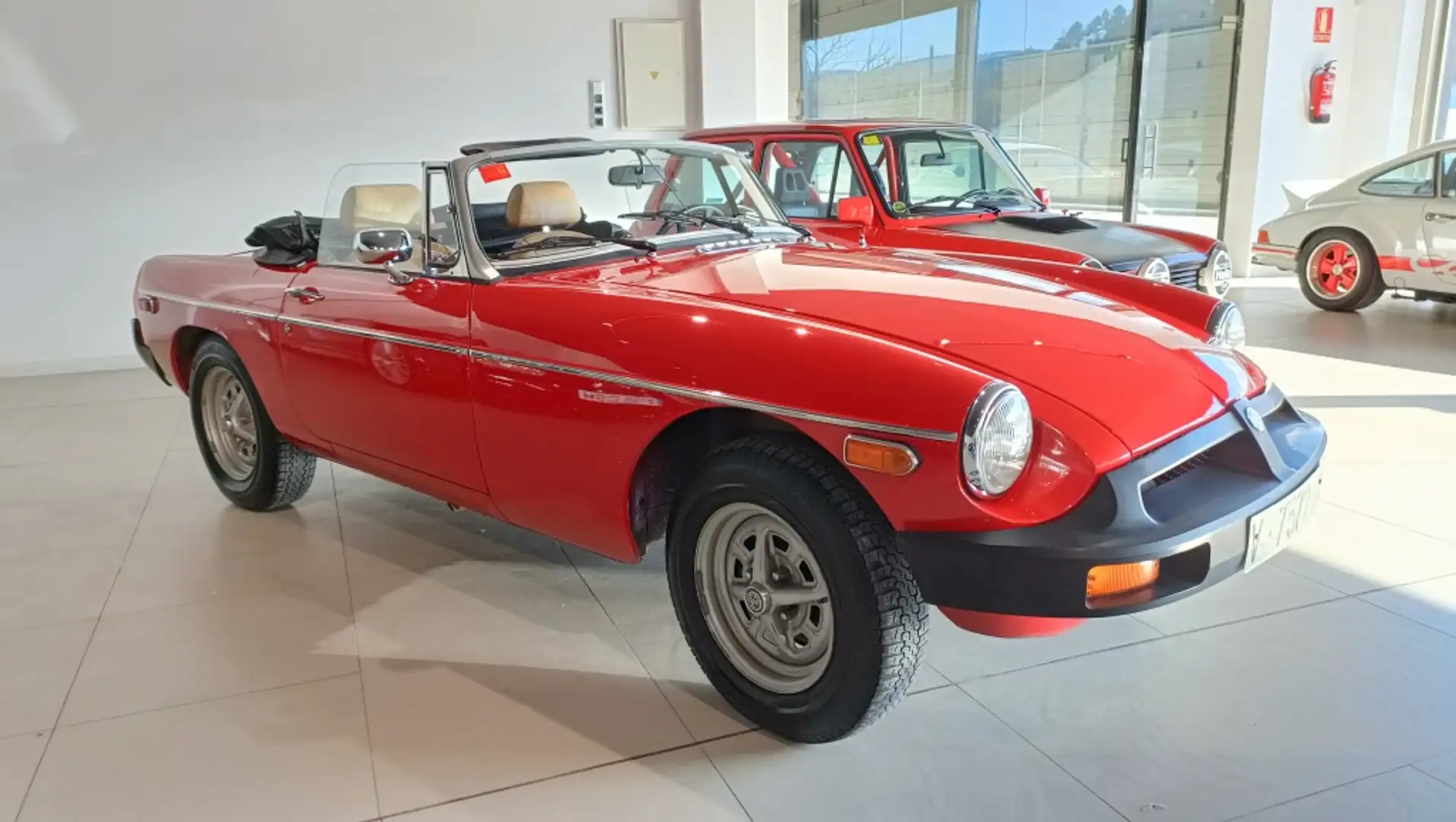 MG MGB MG B Cabrio (Gummi) Rojo - 1