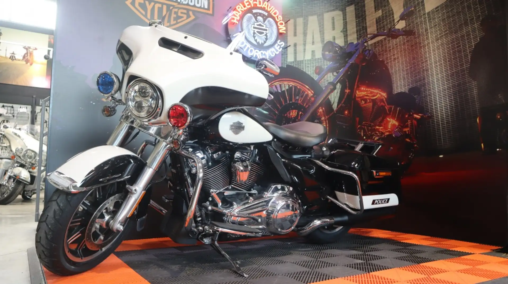 Harley-Davidson Tour Glide Electra police - 1