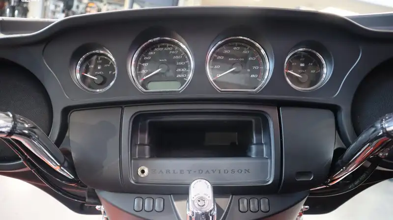 Harley-Davidson Tour Glide - foto 8