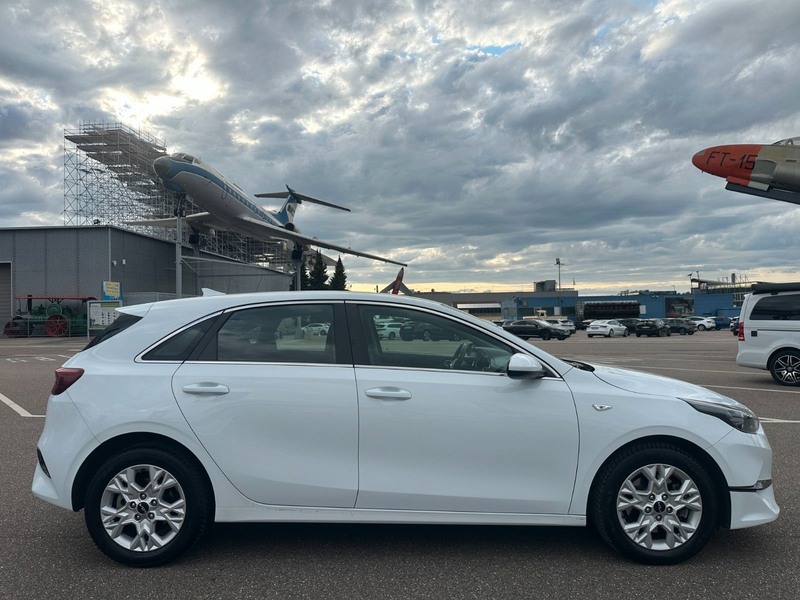 Kia Ceed / cee'd Navi Automatik RFK Lenk-heiz LED SH — photo 6