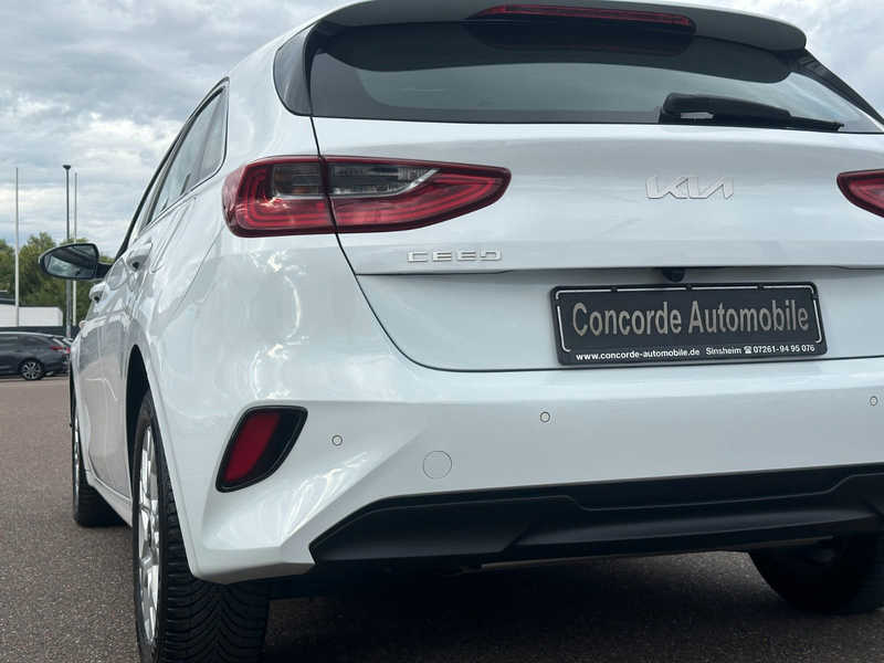 Kia Ceed / cee'd Navi Automatik RFK Lenk-heiz LED SH — photo 11