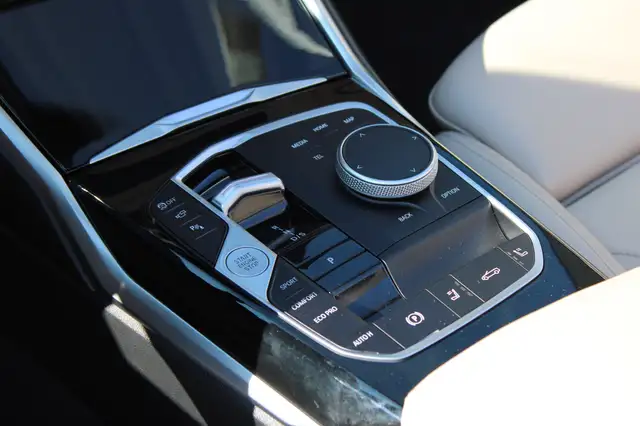 BMW 4 Series view 9