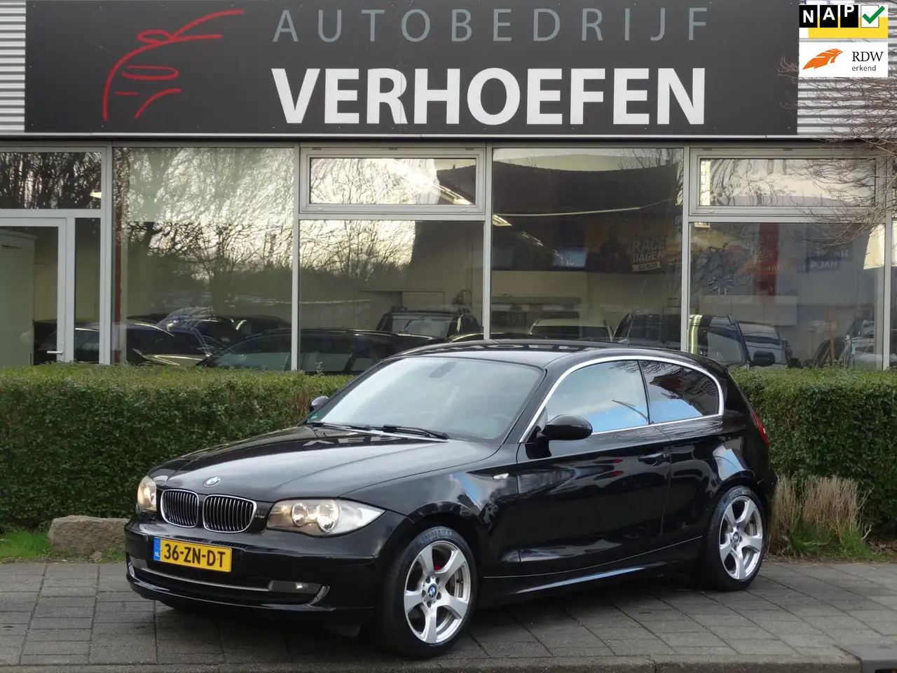 BMW 116 Stadswagen in Zwart tweedehands in VELSEN NOORD voor € 1.950,-