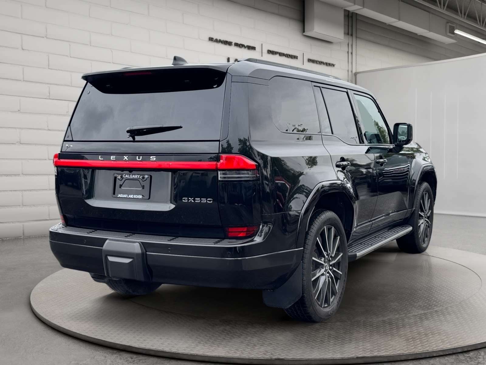 2025 Lexus GX VEHICLE IS NOT FOR SALE - COME COMPARE THE GX TO THE DEFENDER — снимка 5