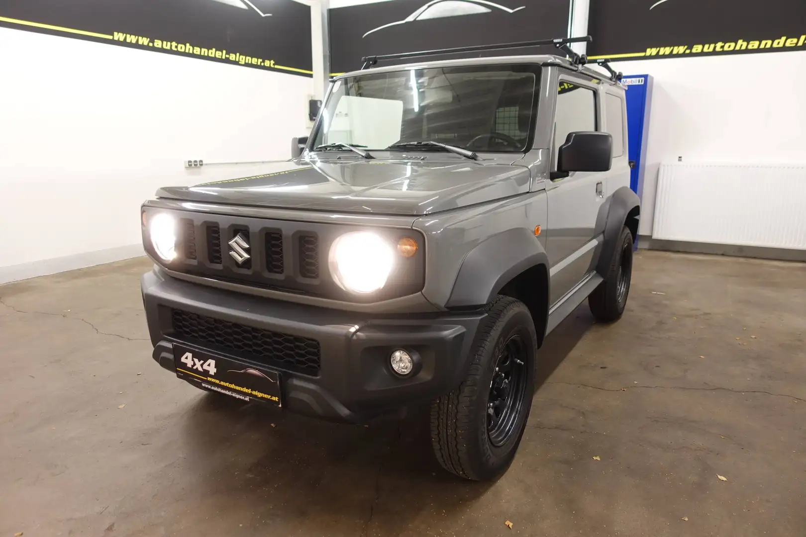 Suzuki Jimny 1.5 VVT Allgrip N1 Grau - 1
