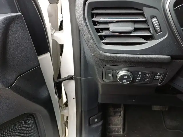 Ford Kuga view 5