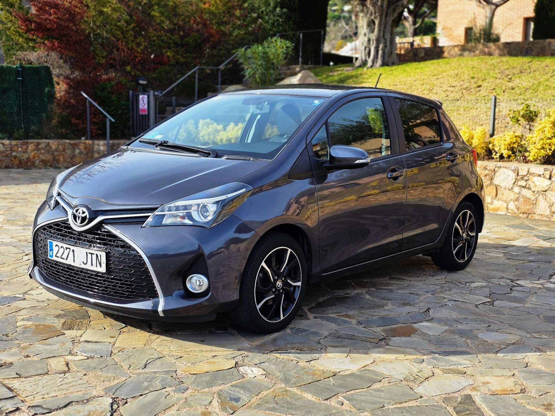 Toyota Yaris 1.3 Active - foto 1