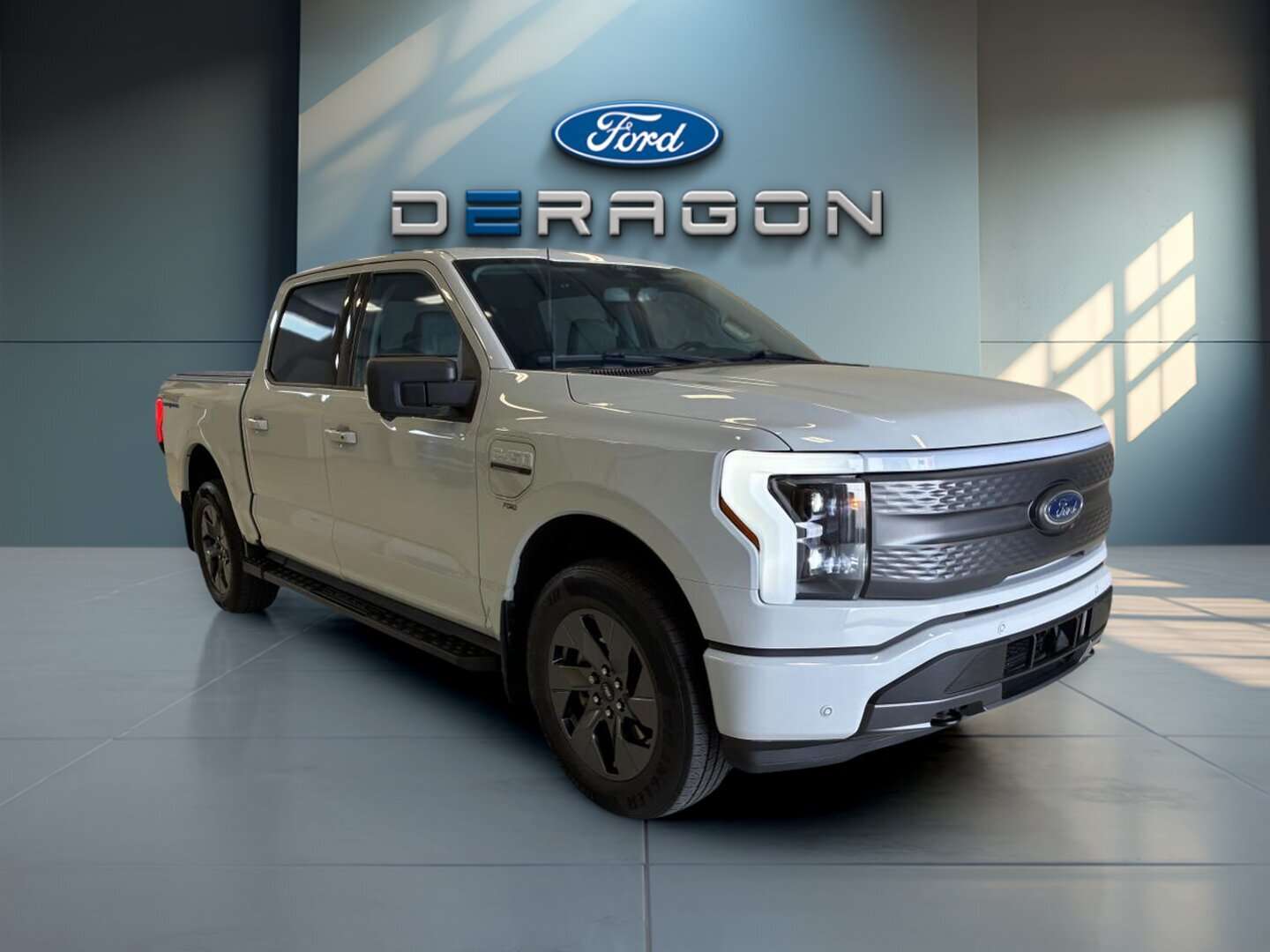 2023 Ford F-150 Lightning XLT 312A STD RANGE BATTERIE BOITE 5'5 — снимка 1