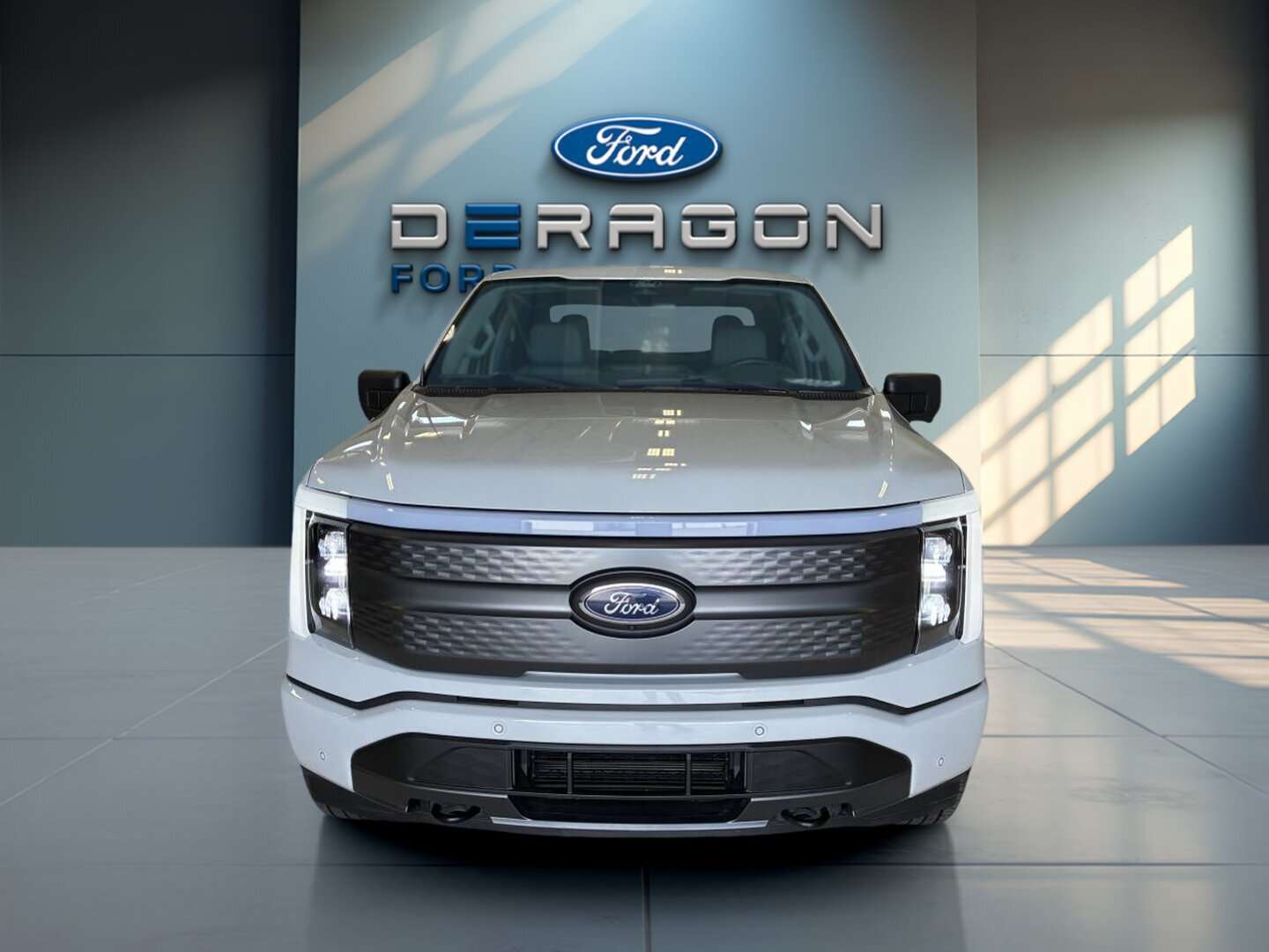 2023 Ford F-150 Lightning XLT 312A STD RANGE BATTERIE BOITE 5'5 — снимка 1