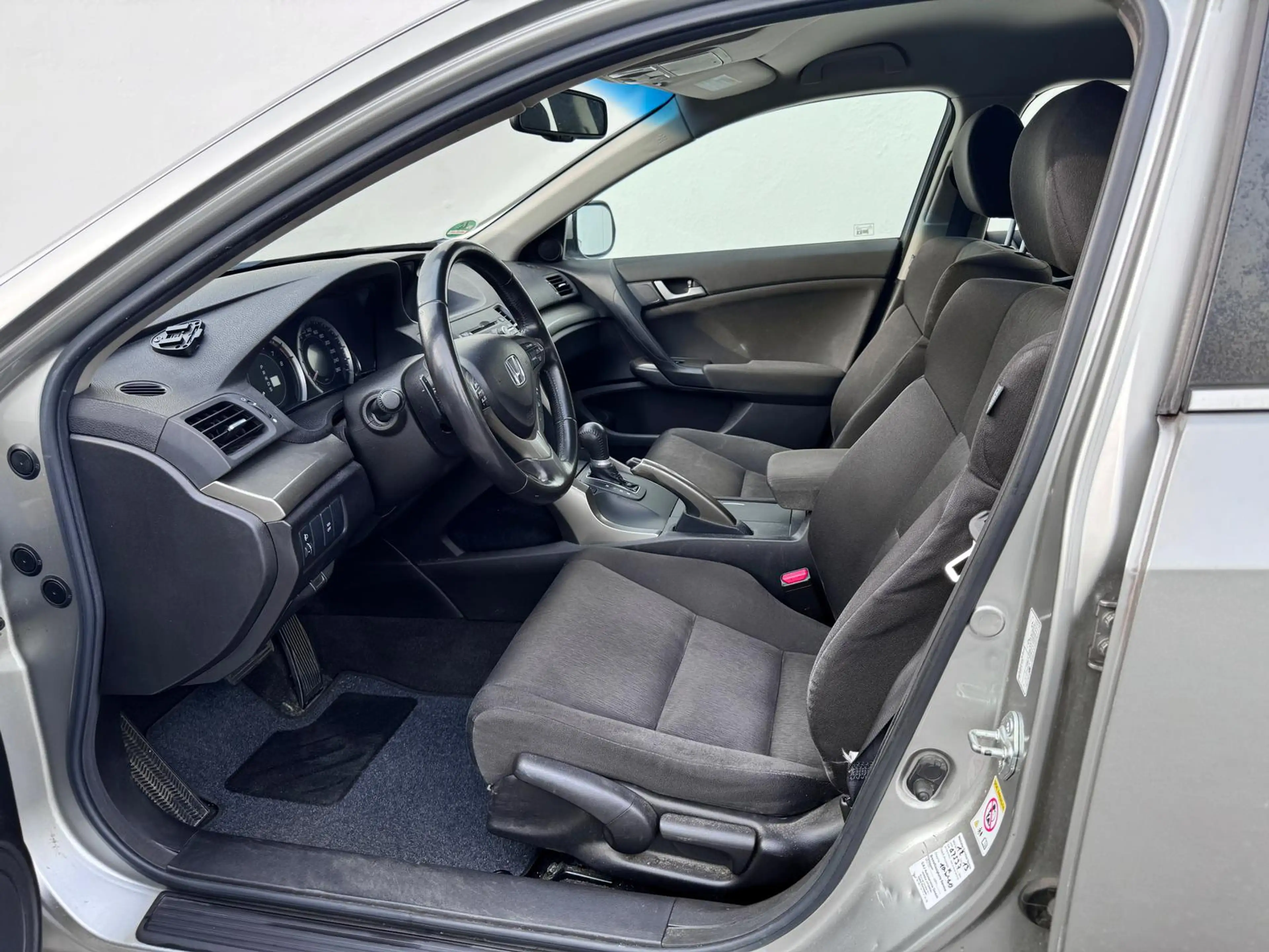 Honda Accord 2.0 iVTEC ELEGANCE*AUTOMATIK*KLIMA*STZHZG — photo 9