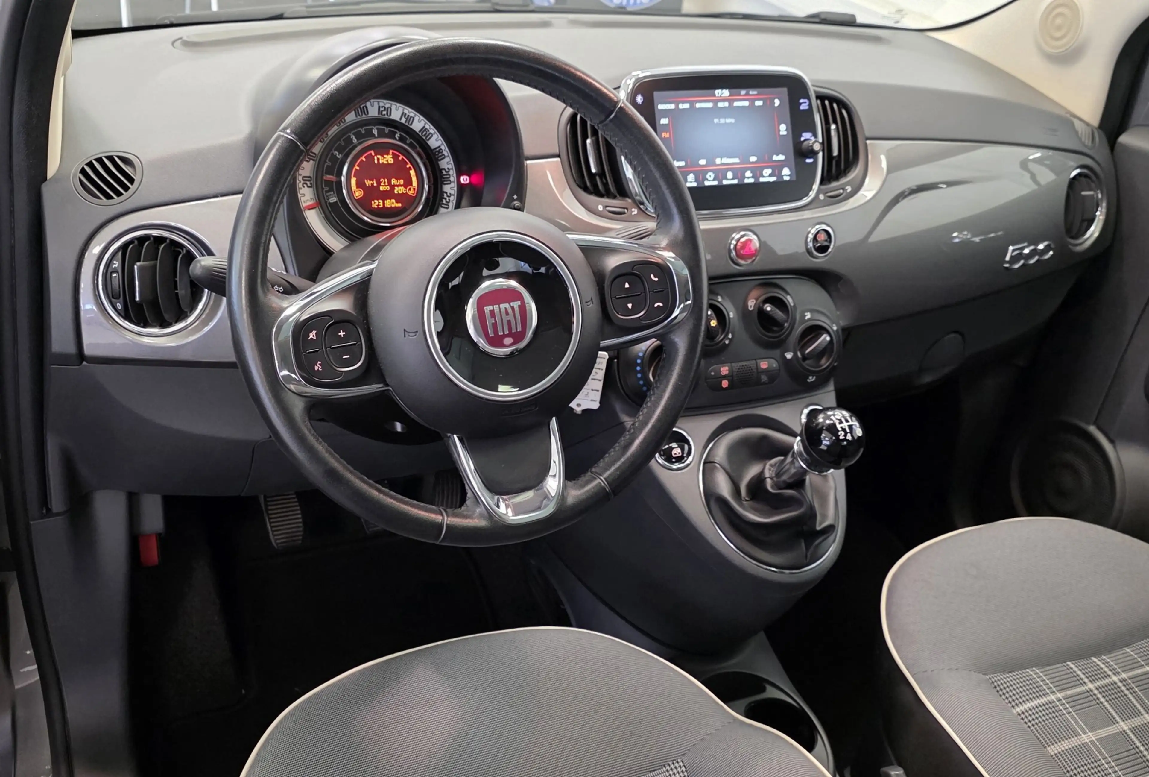 Fiat 500 0.9 TwinAir Turbo Lounge Carplay Pano PDC Garantie — photo 10