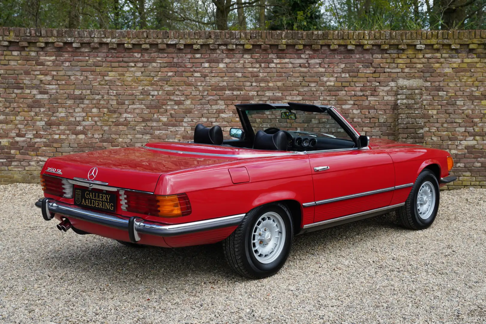 Mercedes-Benz SL 350 Full history available, Exterior in Signal Red wit Rot - 2