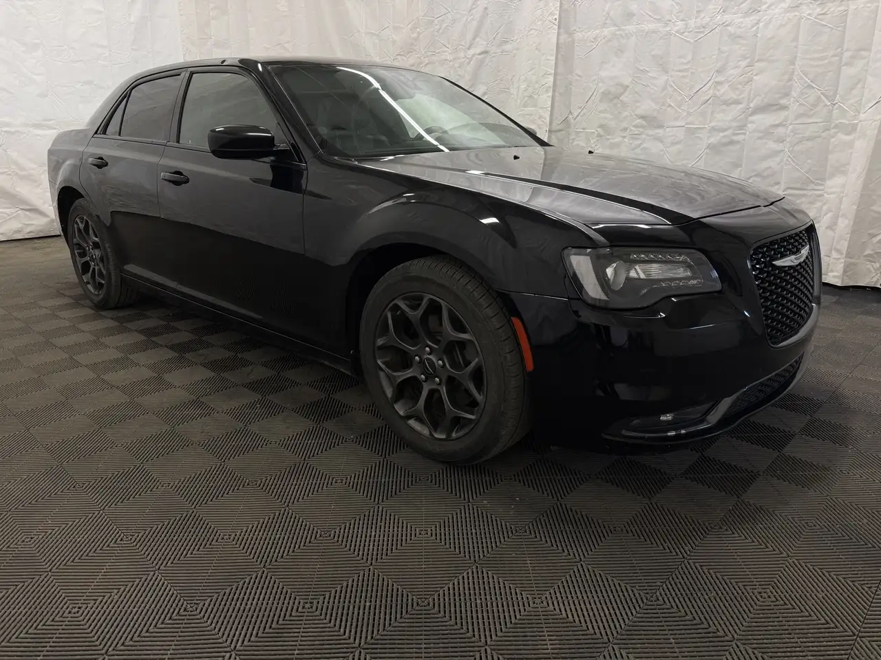 Chrysler 300 photo Chrysler 300