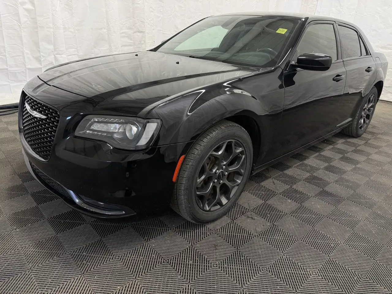 Chrysler 300 photo Chrysler 300