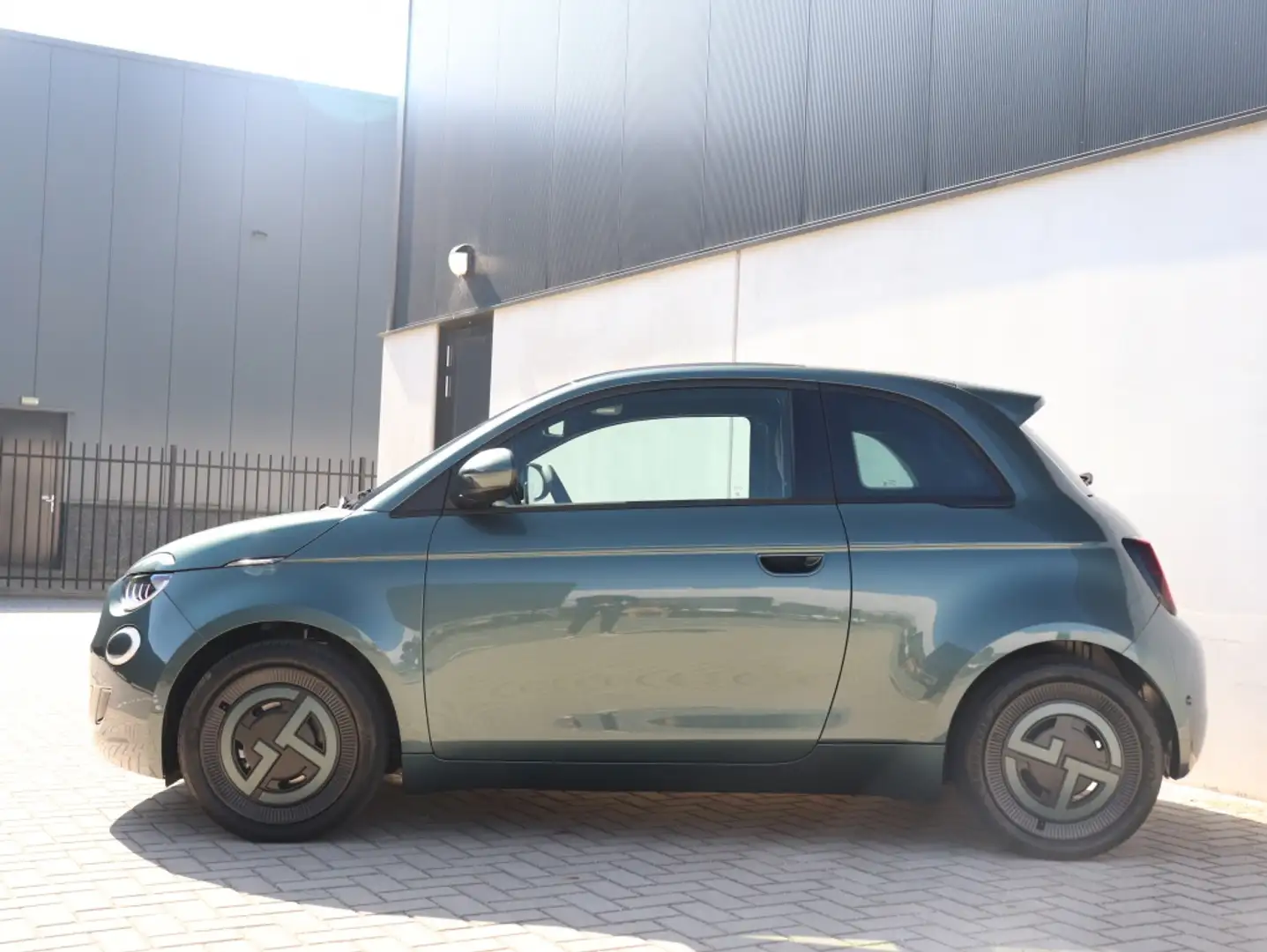Fiat 500e Giorgio Armani Edition 42 kWh | LED | JBL | Limite Groen - 2