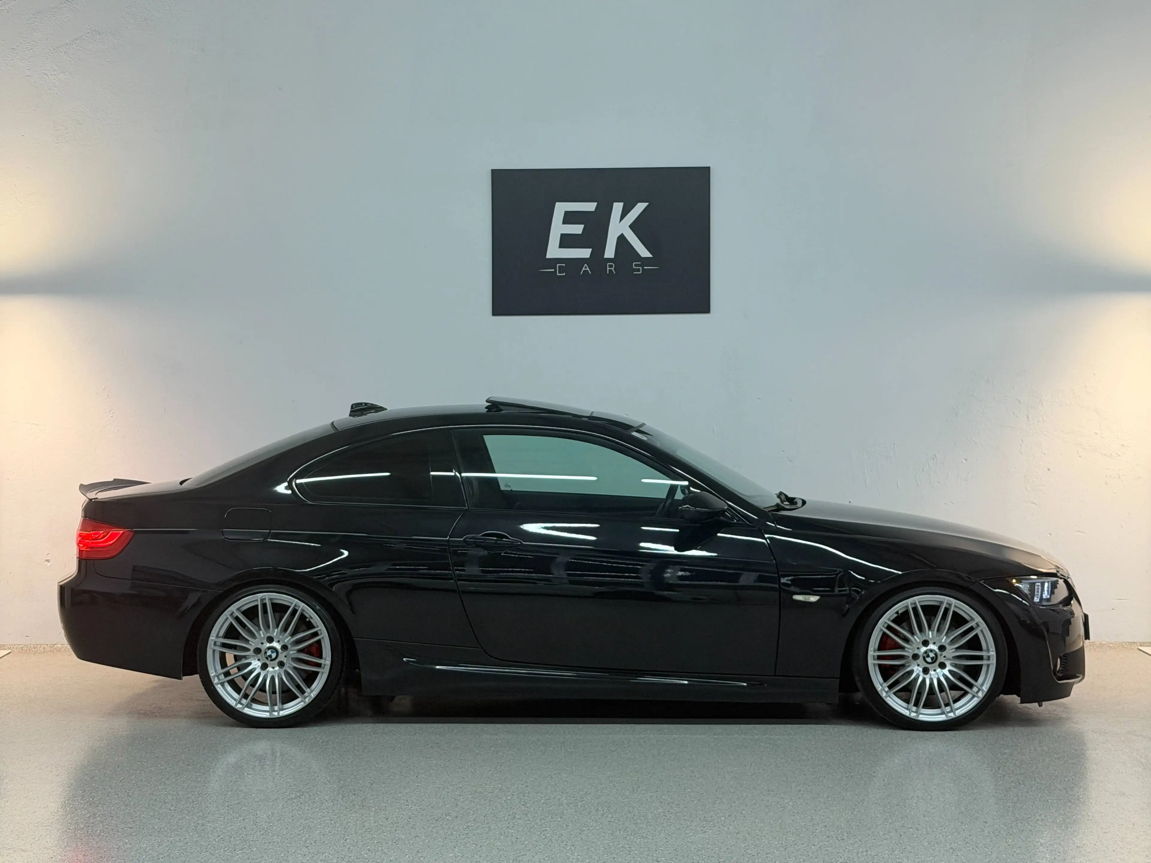 BMW 325 D AUT. M-SPORTPAKET *SCHIEBEDACH* *NAVI* *19ZOLL* *SITZH* *PDC* *GEWINDEFAHRWERK* — photo 4