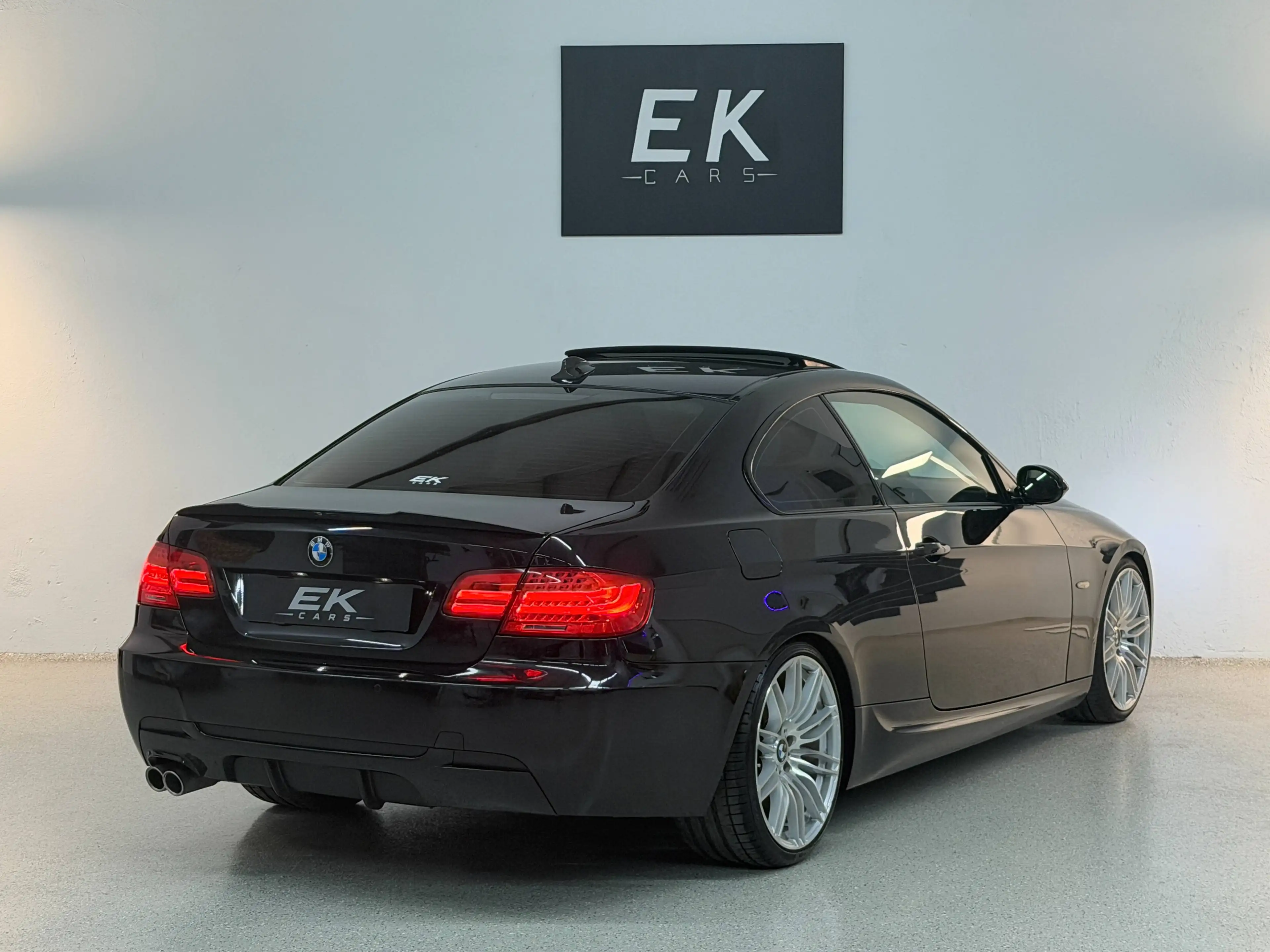 BMW 325 D AUT. M-SPORTPAKET *SCHIEBEDACH* *NAVI* *19ZOLL* *SITZH* *PDC* *GEWINDEFAHRWERK* — photo 5