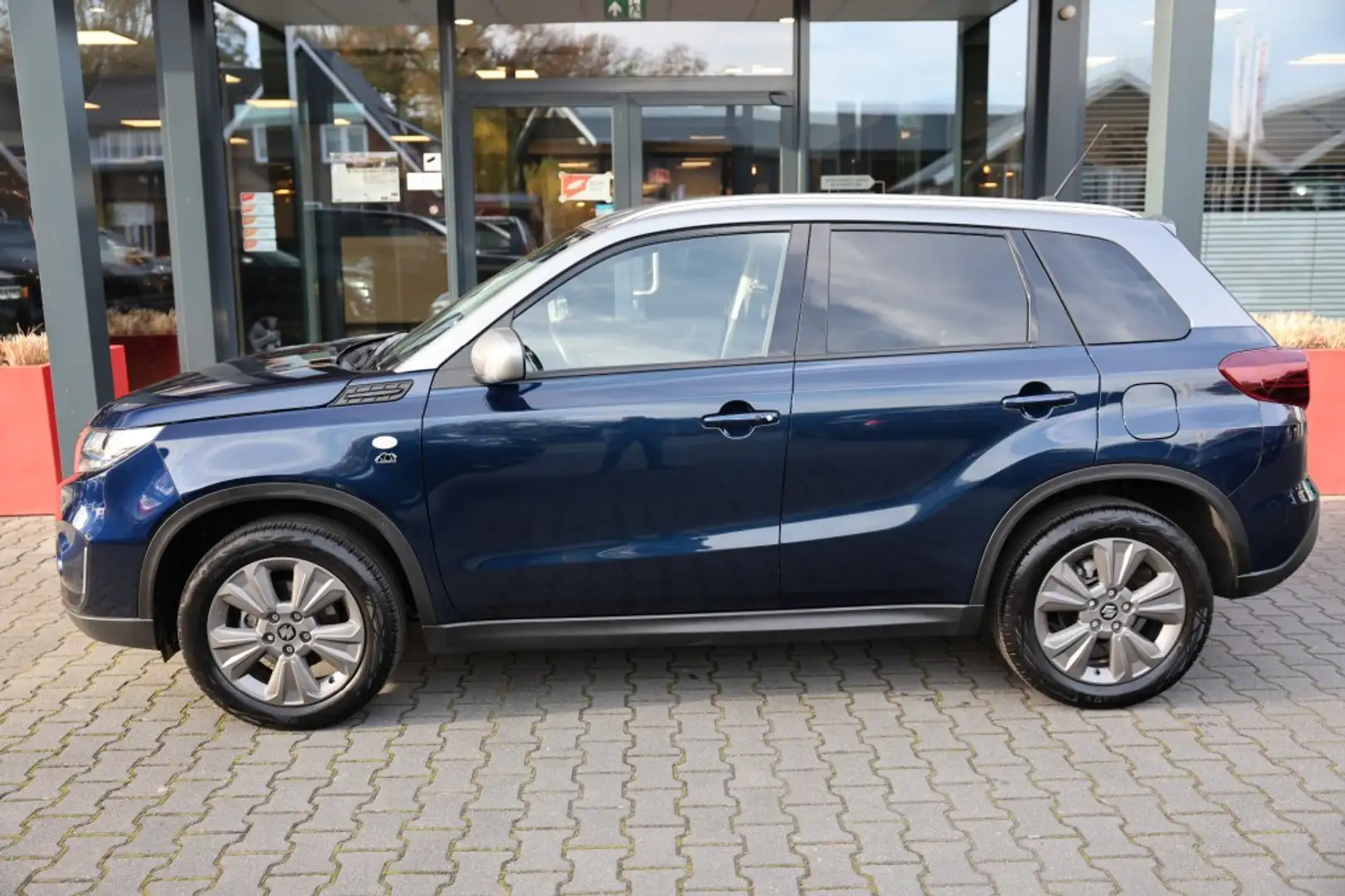 Suzuki Vitara 1.5 HYBRID SELECT RHINO EDITION A/T 5 SITZ Blauw - 2