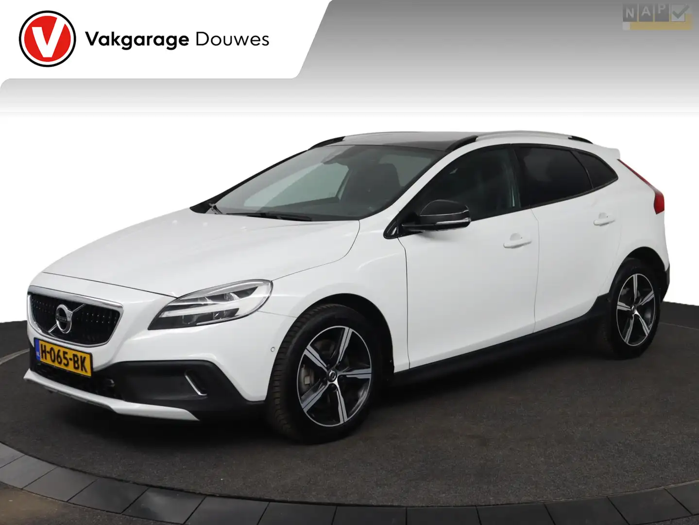 Volvo V40 Cross Country 1.5 T3 Polar+ Luxury | NAP | Automaat | 1e eigenaa Білий - 1