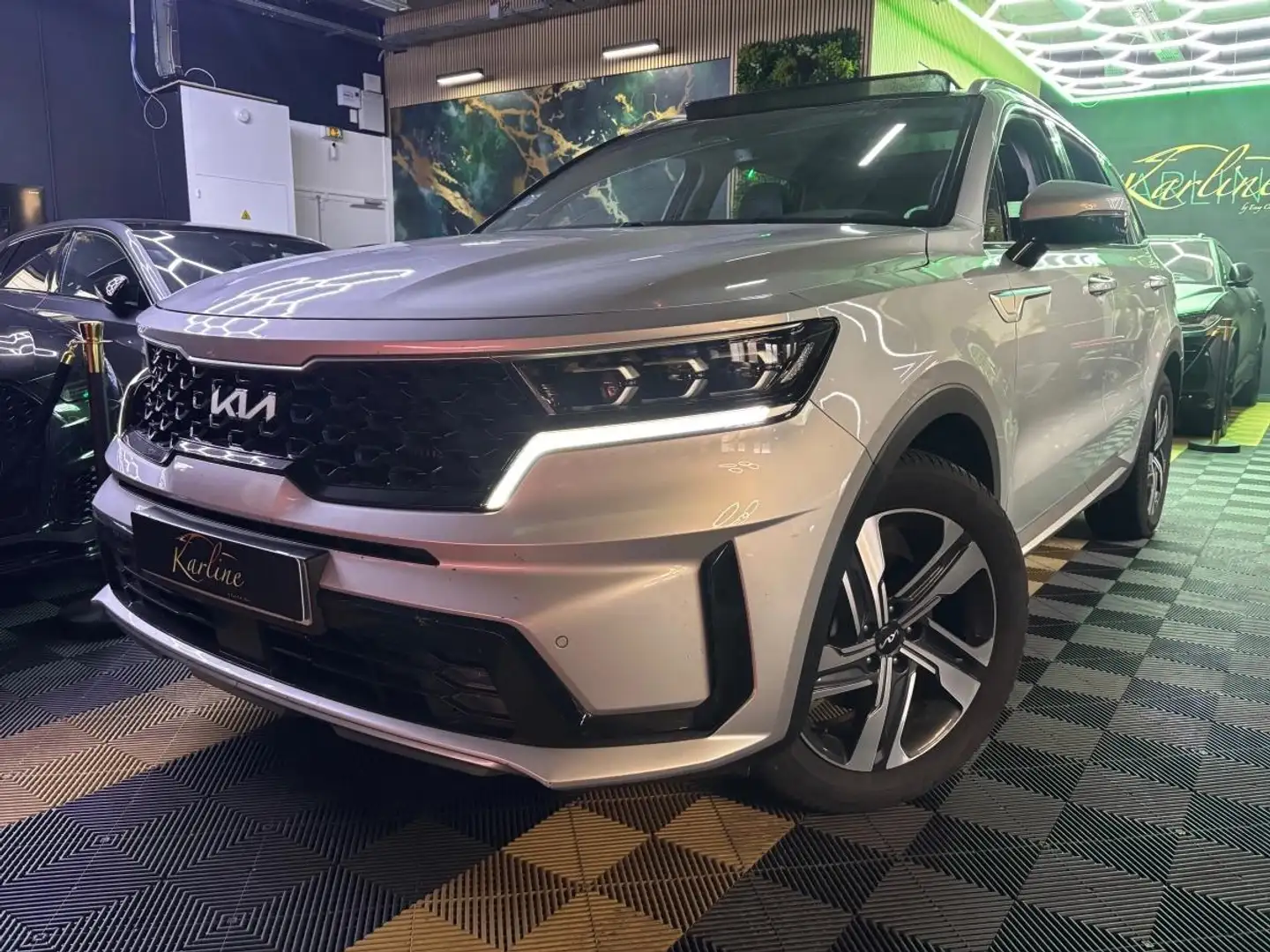 Kia Sorento 1.6 T-GDI 265 cv 180 HYBRID PHEV 13.8KWH DESIGN 4X4 BVA Noir - 1