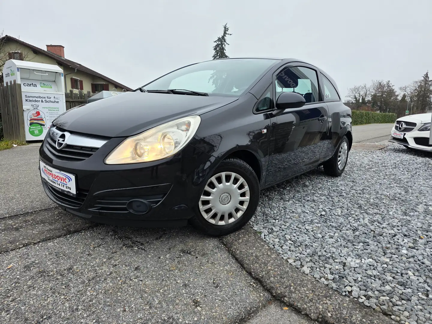Opel Corsa Selection Schwarz - 1