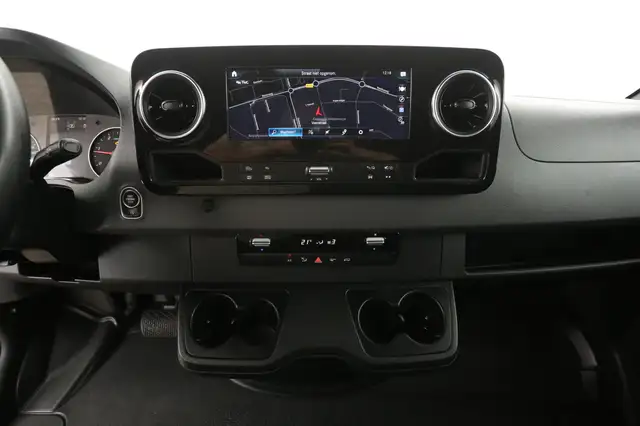 Mercedes-Benz Sprinter view 11