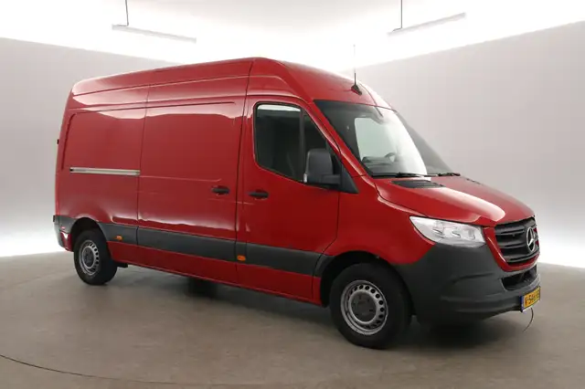Mercedes-Benz Sprinter view 6