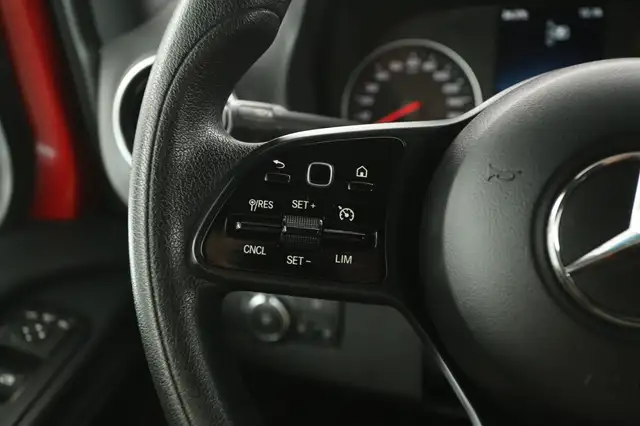 Mercedes-Benz Sprinter view 15