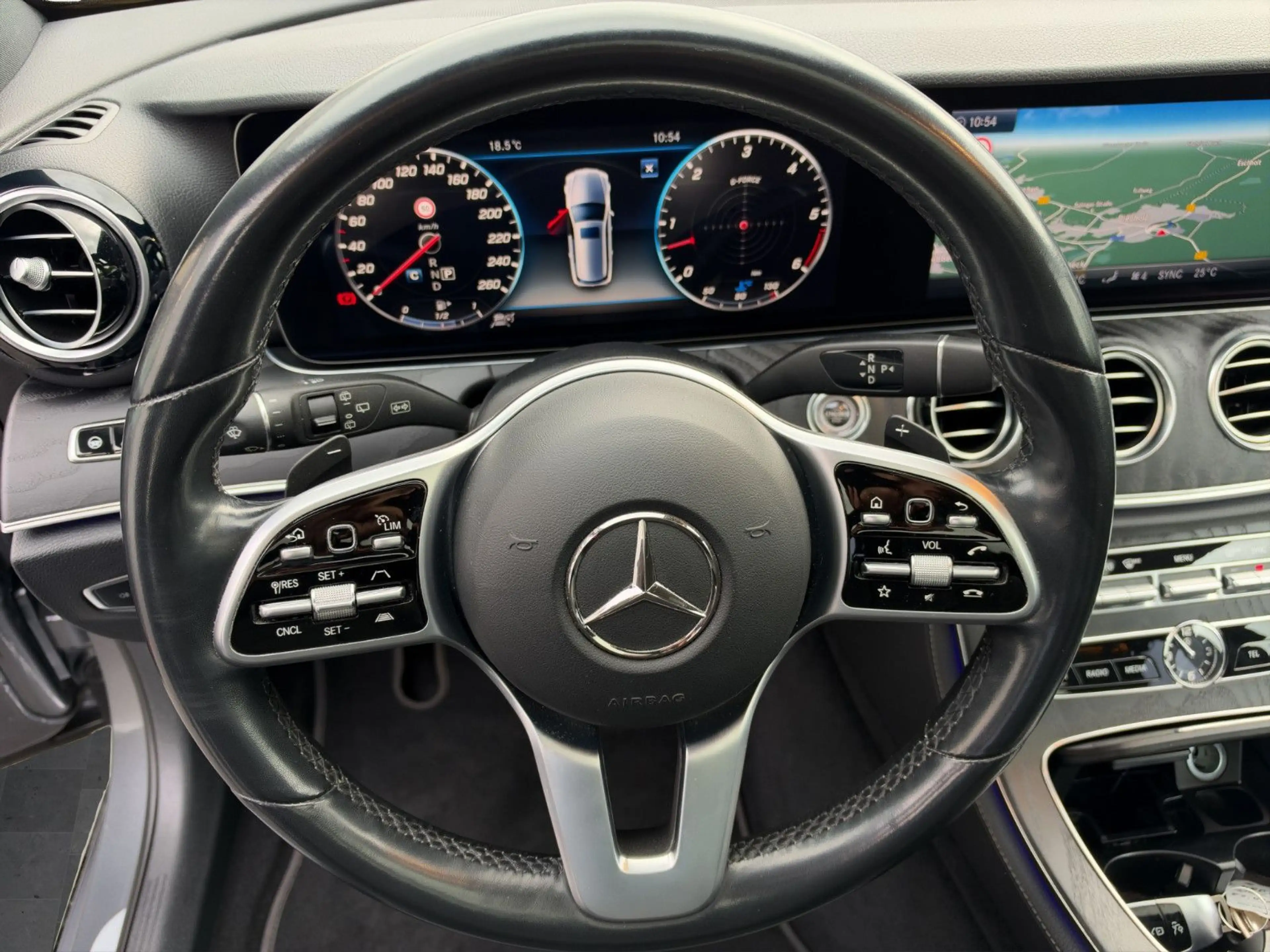 Mercedes-Benz E 400 Td 4x4 Sport *Distro*PANO*AHK*Widescreen* — photo 13