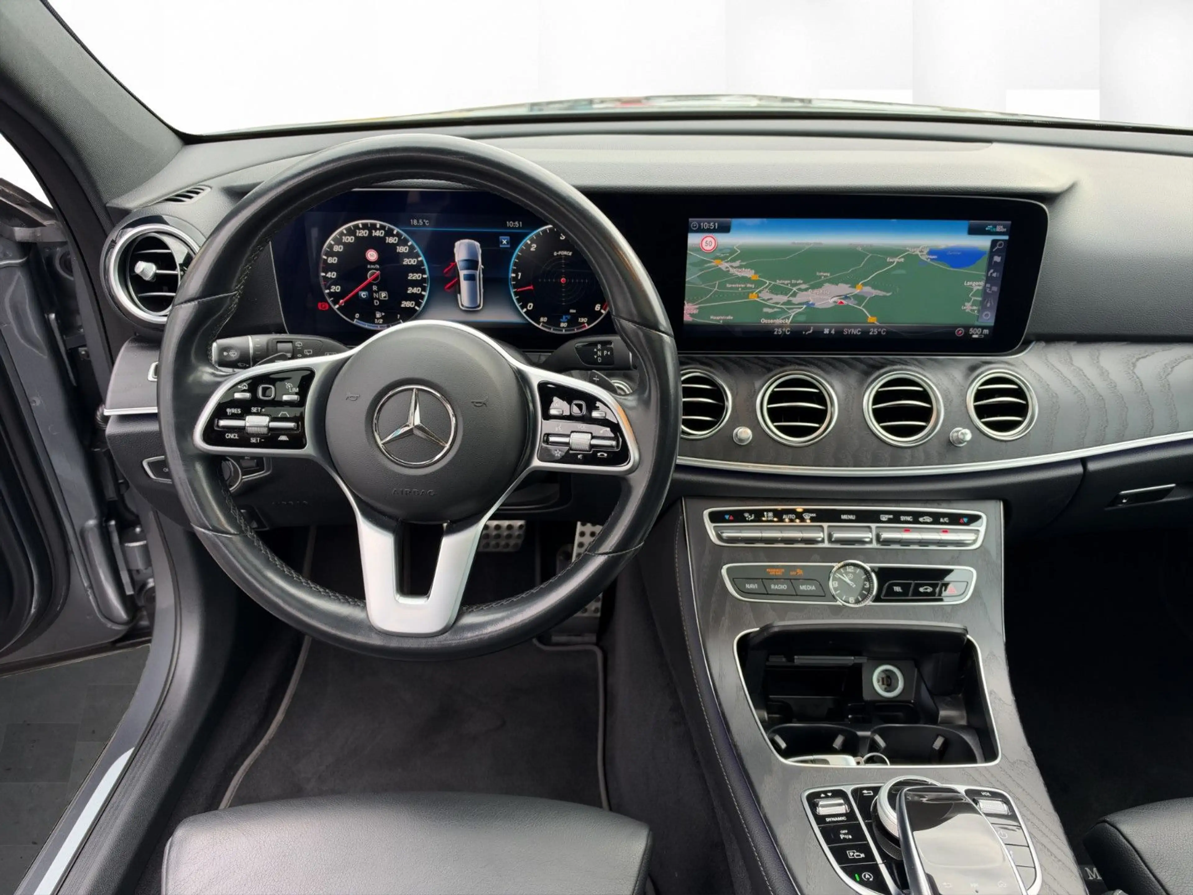 Mercedes-Benz E 400 Td 4x4 Sport *Distro*PANO*AHK*Widescreen* — photo 12