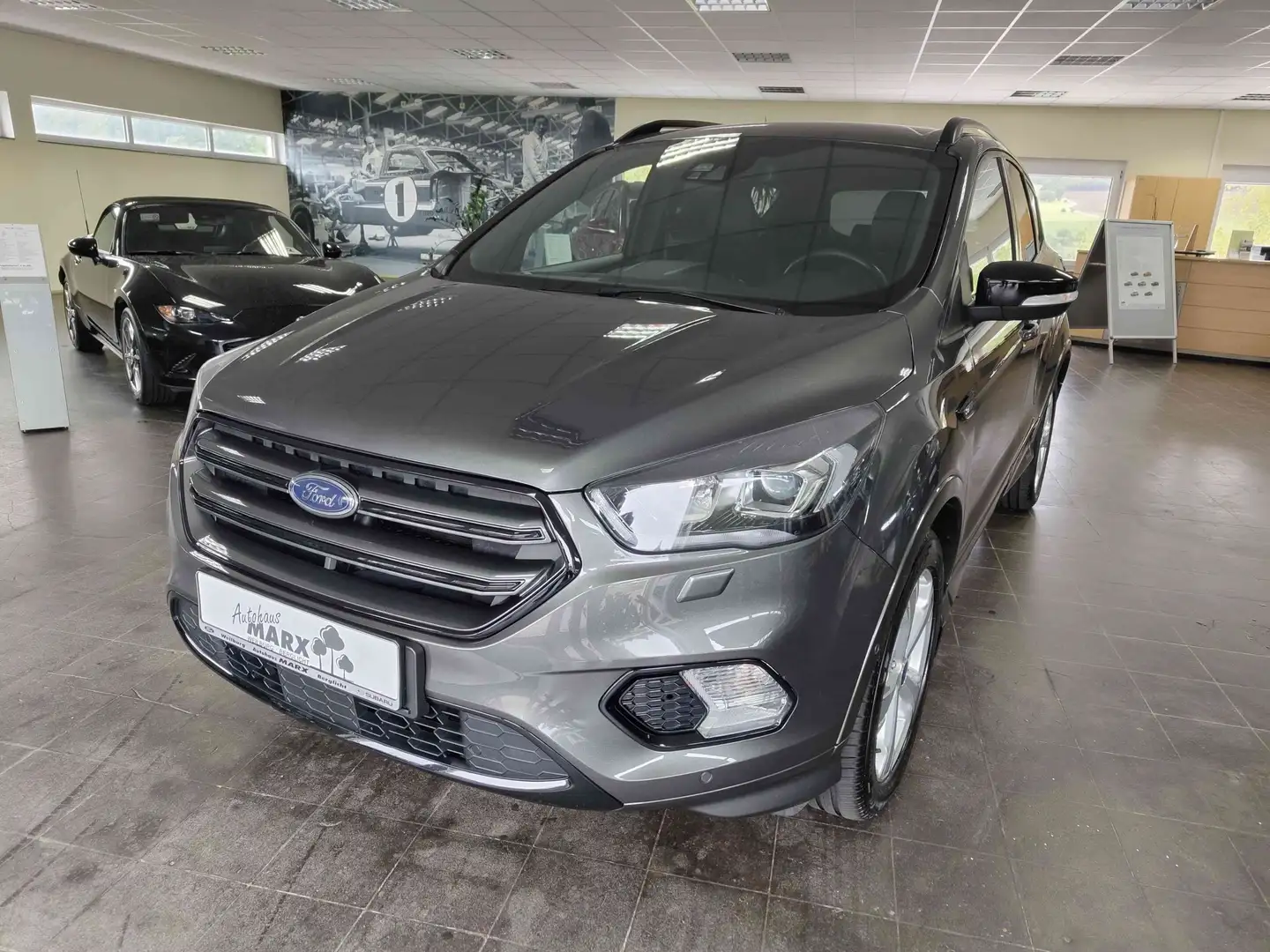 Ford Kuga ST-Line 4x4 Grau - 1