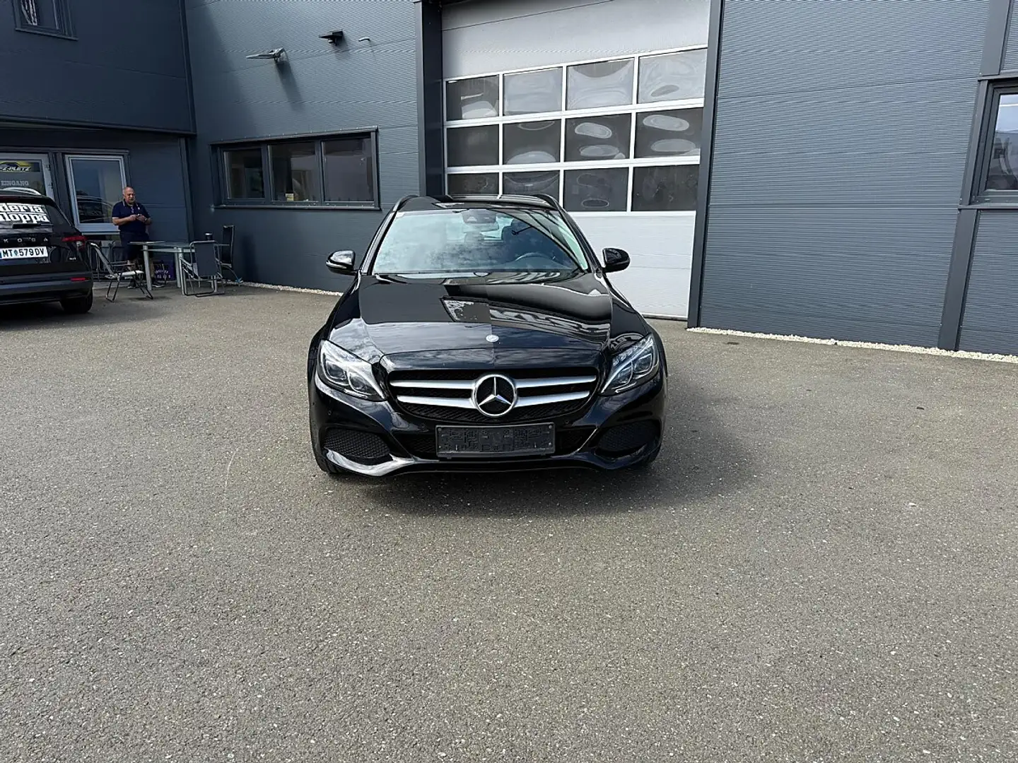 Mercedes-Benz C 180 d T Aut. NAVI LED PDC Schwarz - 2