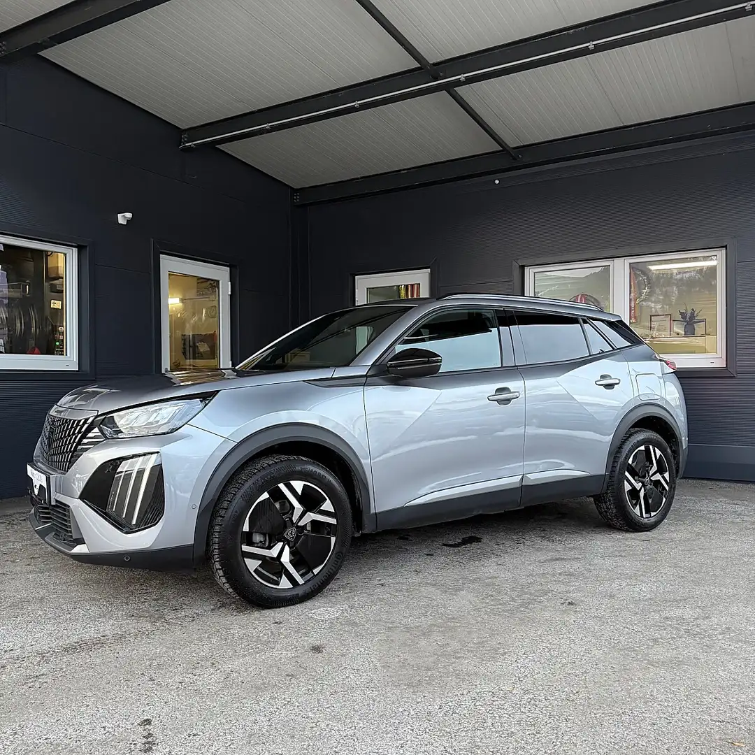Peugeot 2008 PureTech 130 S&S Allure EAT6 Grau - 2