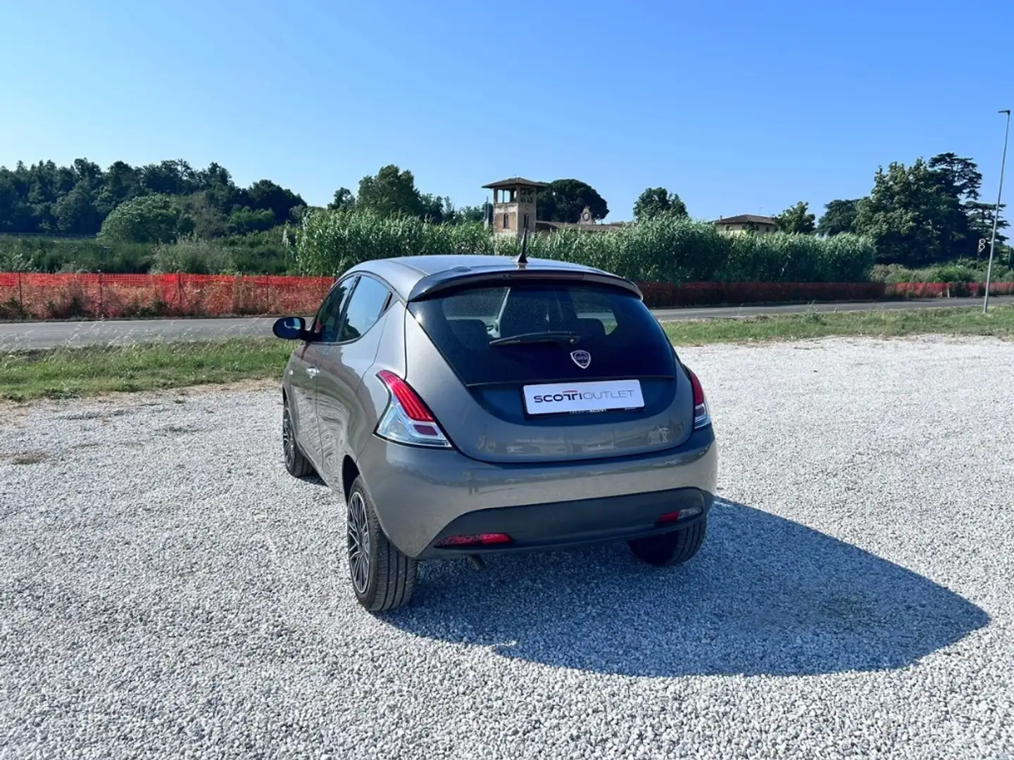 Lancia Ypsilon 1.0 FireFly Hybrid Gold Grigio - 2