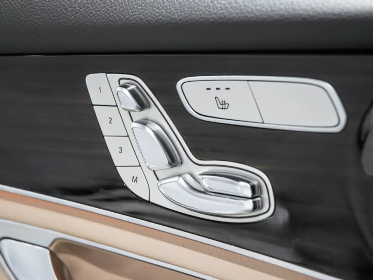Mercedes-Benz GLC снимка Mercedes-Benz GLC