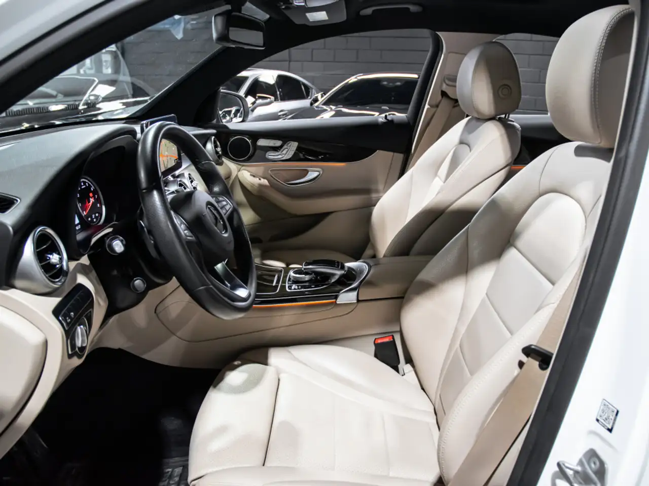 Mercedes-Benz GLC снимка Mercedes-Benz GLC