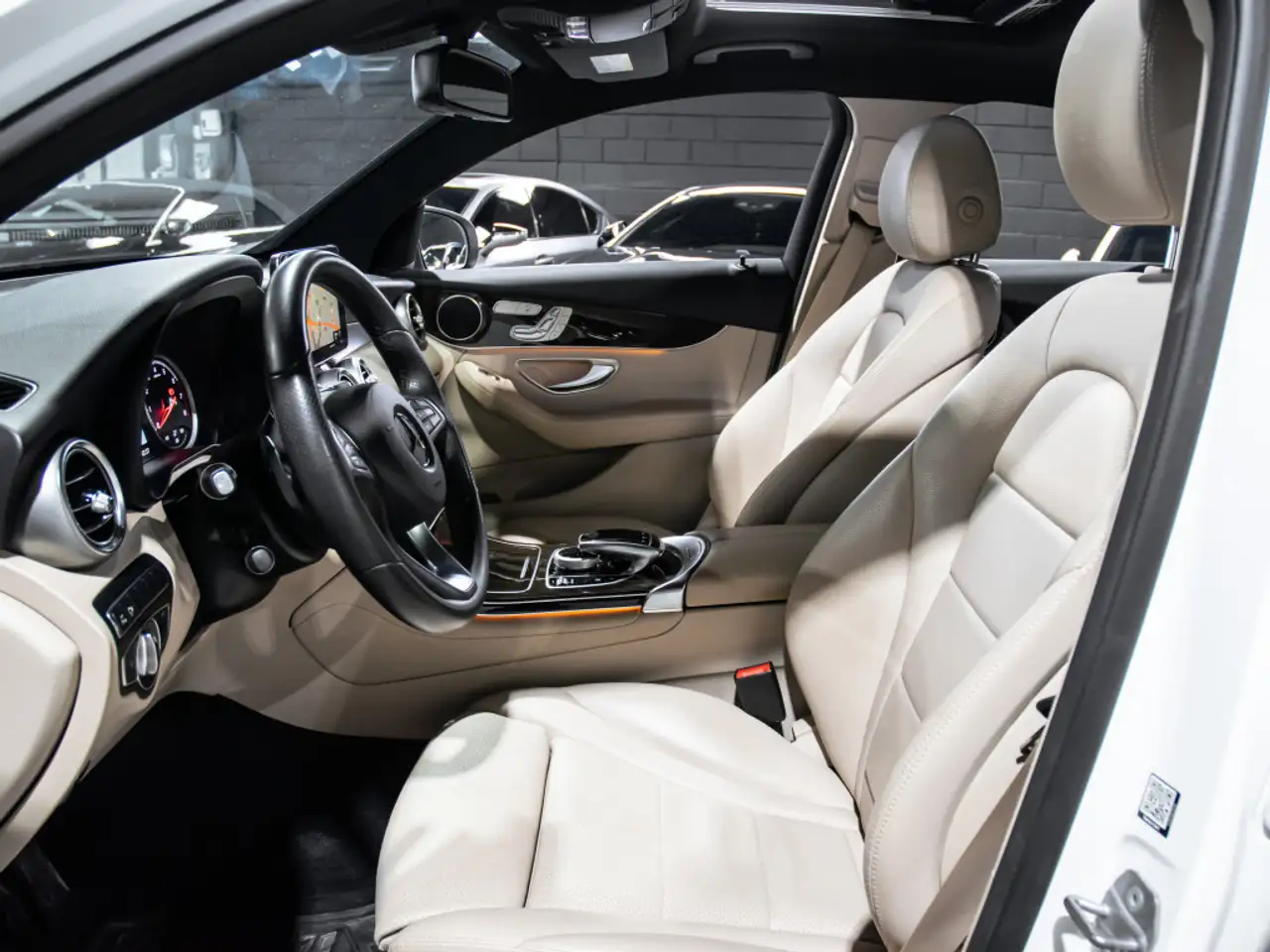 Mercedes-Benz GLC снимка Mercedes-Benz GLC