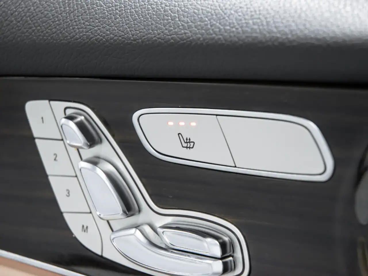 Mercedes-Benz GLC снимка Mercedes-Benz GLC